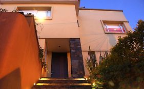 6 Suites Hotel